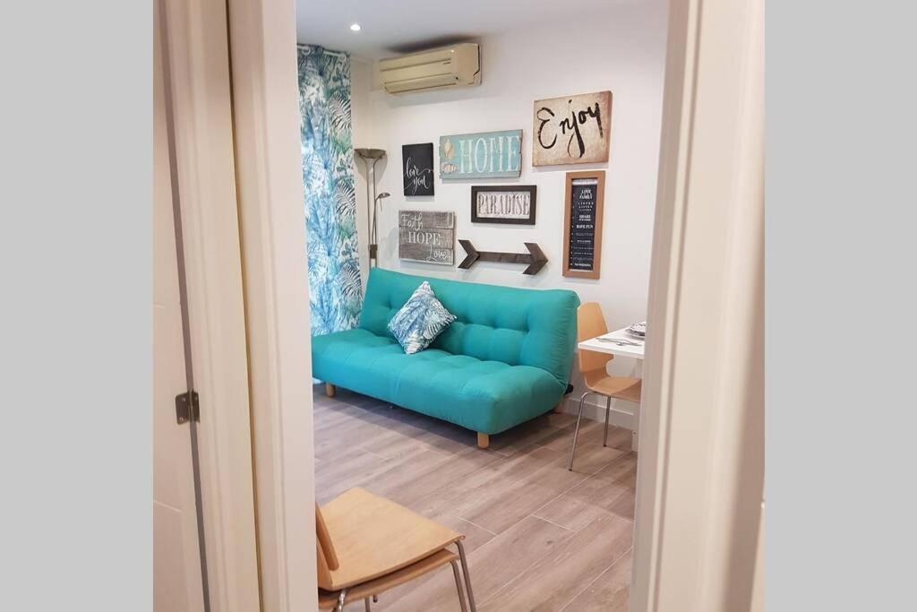 Cozy Apartment With Parking サロウ エクステリア 写真