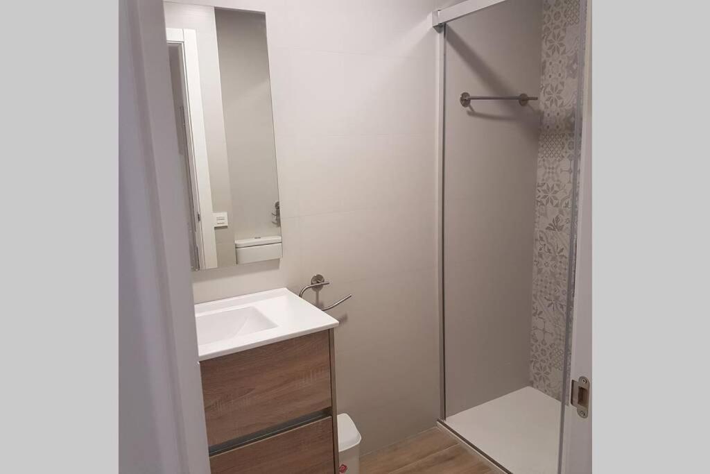 Cozy Apartment With Parking サロウ エクステリア 写真